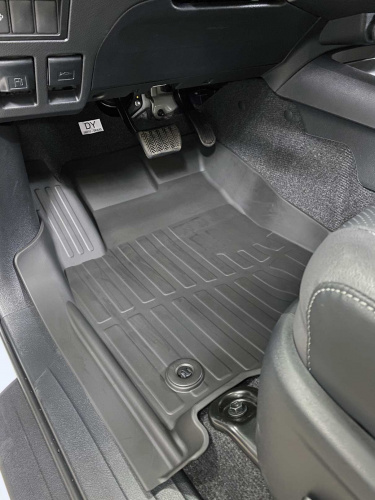 Коврики резиновые 3D LUX для Toyota Hilux (2015-н.в.)