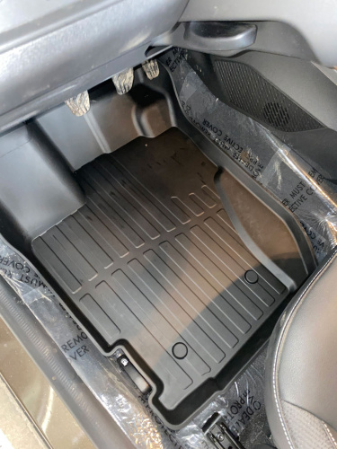 Коврики резиновые 3D LUX для Renault Duster 2WD/4WD (2021-н.в.)