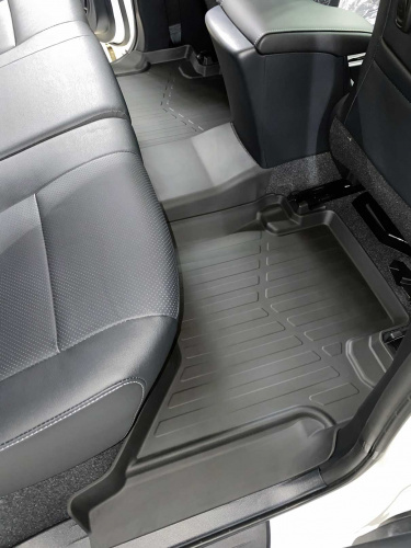 Коврики резиновые 3D LUX для Toyota Hilux (2015-н.в.)