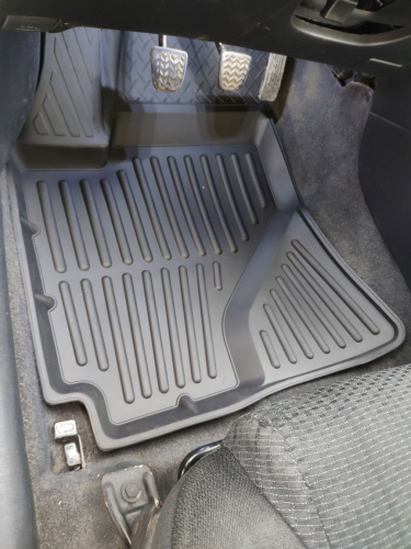 Коврики резиновые 3D PREMIUM для Toyota Corolla IX SD/HB/UN (2001-2007)