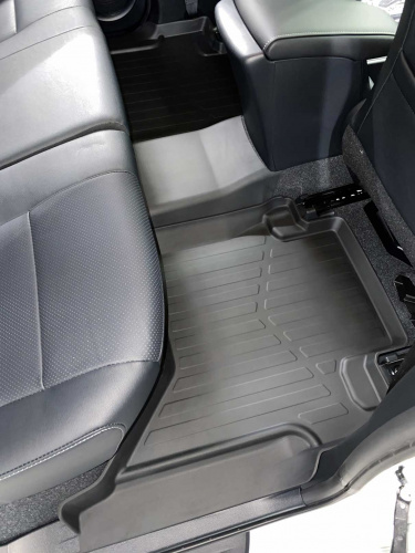 Коврики резиновые 3D LUX для Toyota Hilux (2015-н.в.)